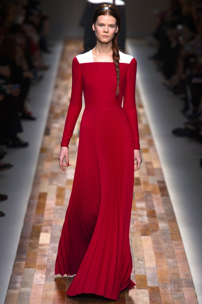 Foto: Rochia roșie Valentino