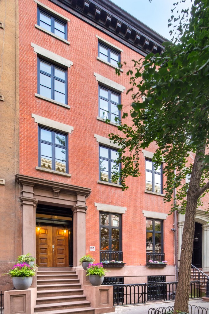welcome-to-sarah-jessica-parker-and-matthew-brodericks-25-foot-wide-greenwich-village-townhouse